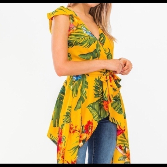 HP!! 🎉🎉🎉Golden Floral Top w/Shark Bite Sides - Picture 2 of 3